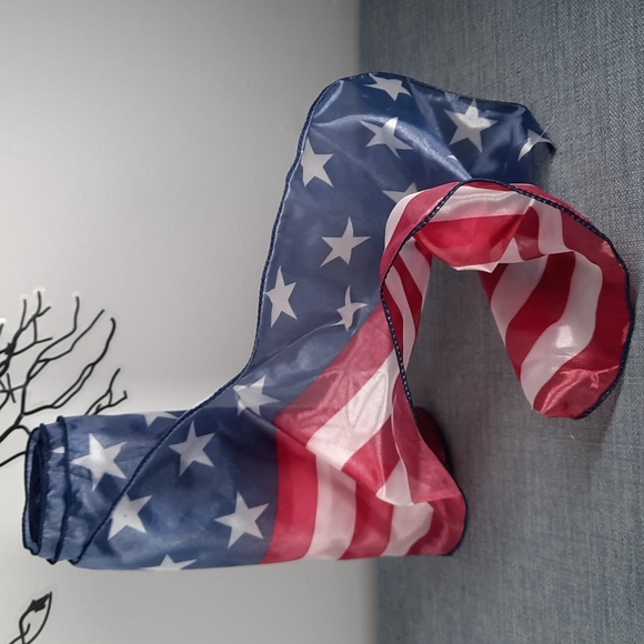 USA Flag Sheer Ribbon 9" Wired Americana Patriotic Yard Bolt - Picture 1 of 2